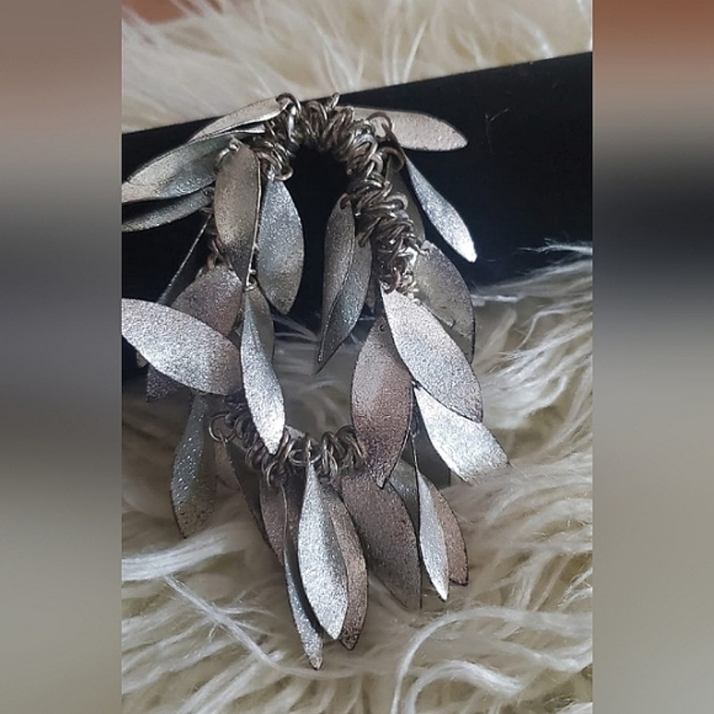 Women Stylish Creative Bracelet Charm Leaf Tassels. 🌴